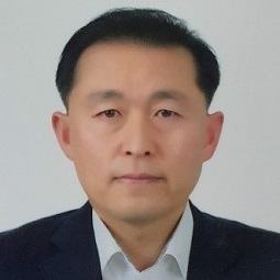 >Chong Hwa LEE