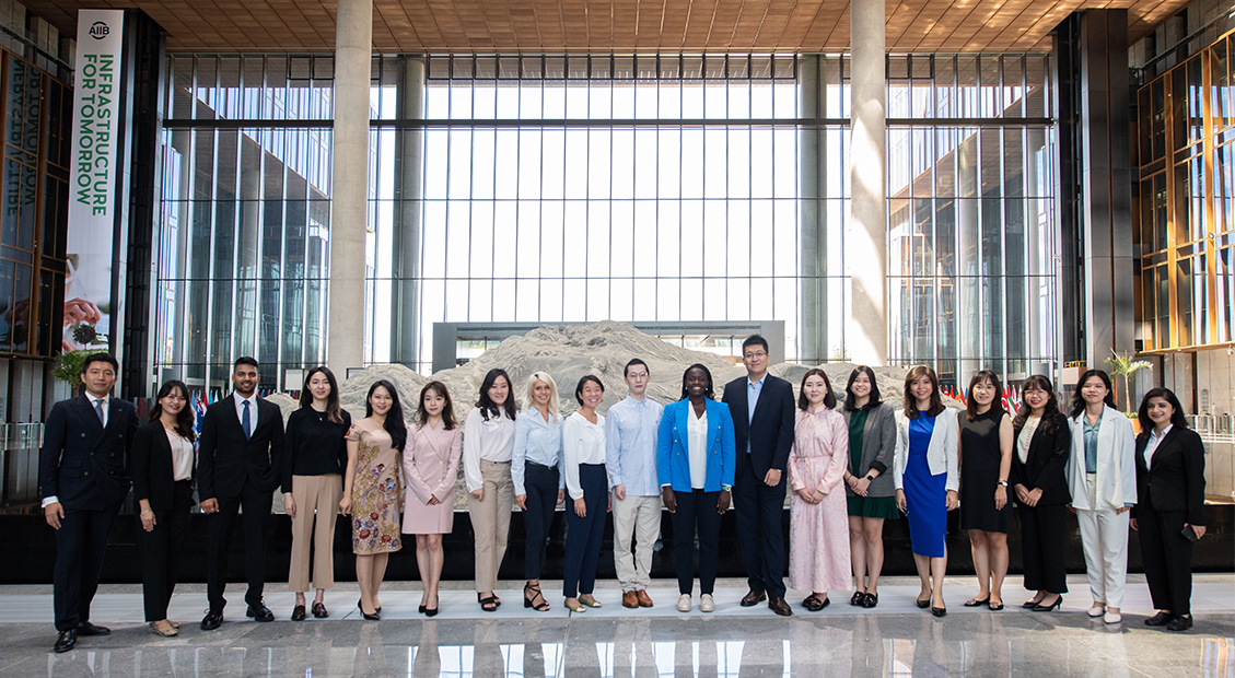 https://www.aiib.org/en/news-events/media-center/blog/2023/_img/_big/Introducing-the-2022-Graduate-Program-Associates_1129x620px.jpg