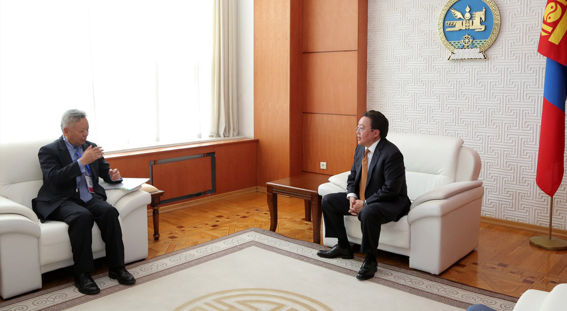 President Jin Liqun Meets Mongolian President Elbegdorj Tsakhia 