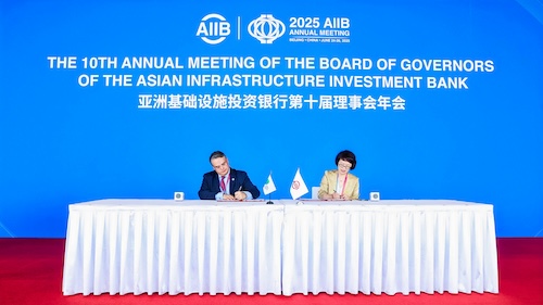 AIIB and GCF Sign Agreement to Scale Up Climate Action